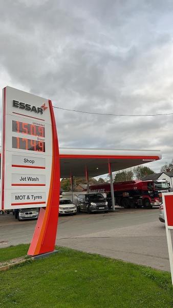 D A Roberts Garage Ltd