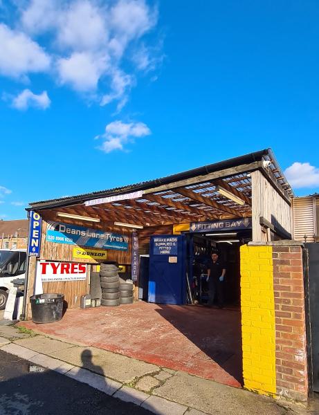 Deans Lane Tyres