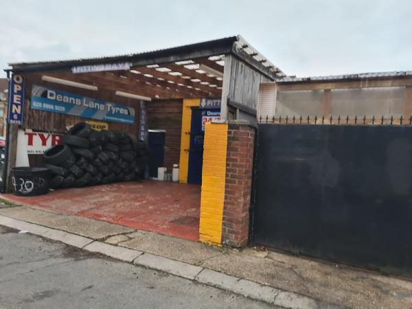 Deans Lane Tyres
