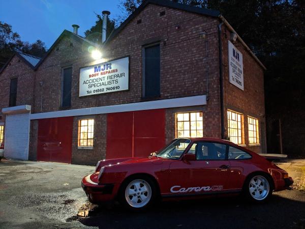M J R Body Repairs