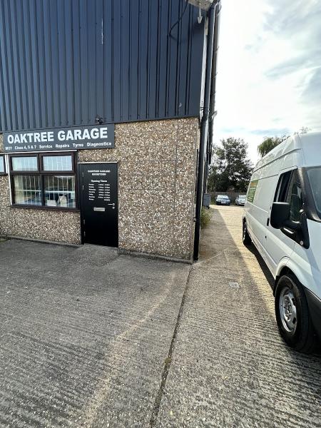 Oaktree Garage