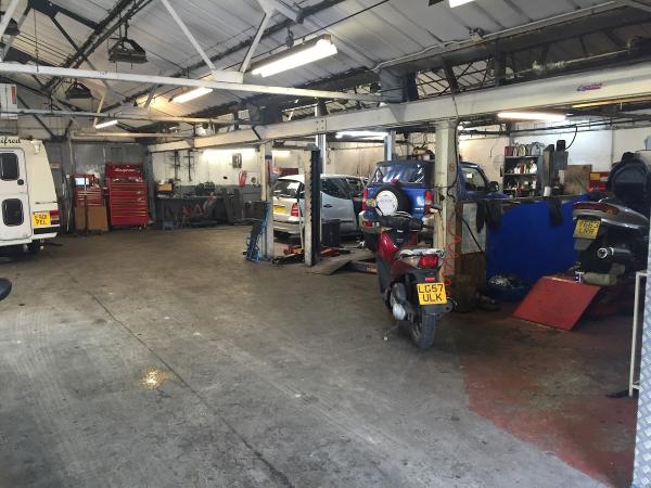 Smallbills Garage Ltd & Tyre Shop