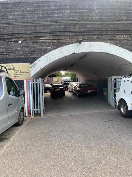 Horley Arch Garage