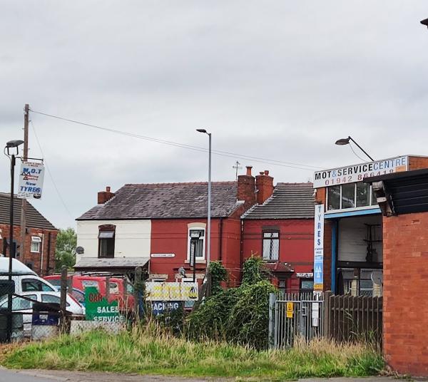 Bickershaw Lane Garage Mot Tyre & Service Centre