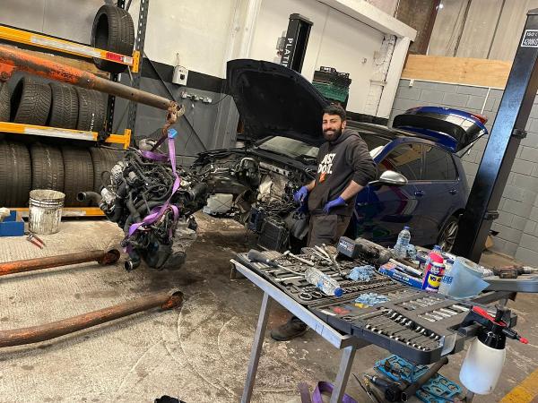 V I Motors