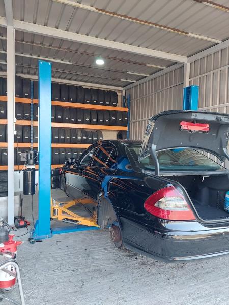 Plus Tyres & Servicing