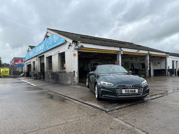 Clean Getaway Hand Carwash