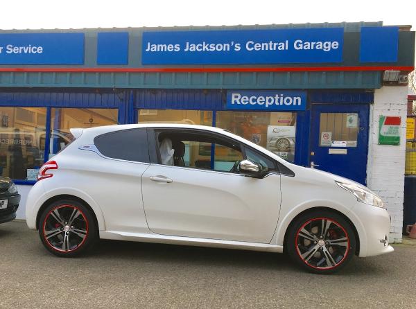 James Jackson's Central Garage Ltd Castrol Service