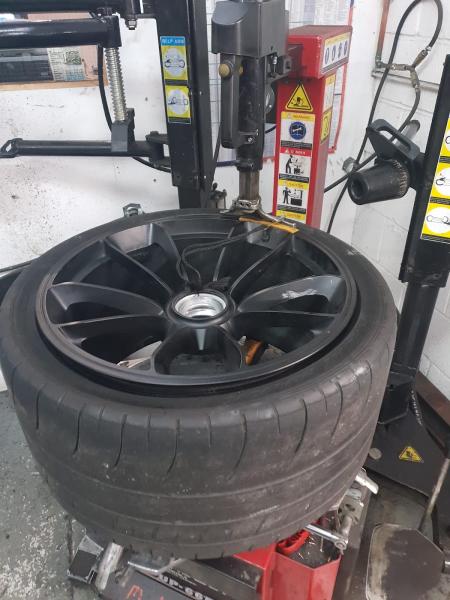 Xtreme Tyres Crawley (24/7 Mobile Service)