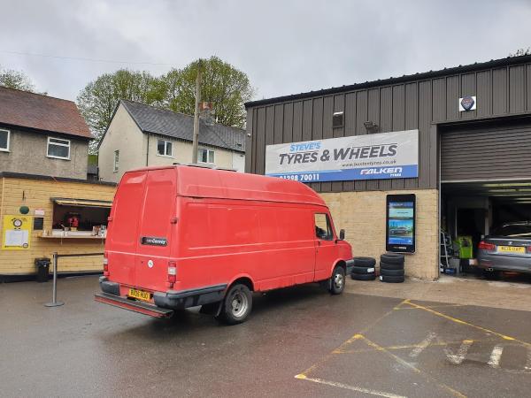 Steves Tyres & Wheels