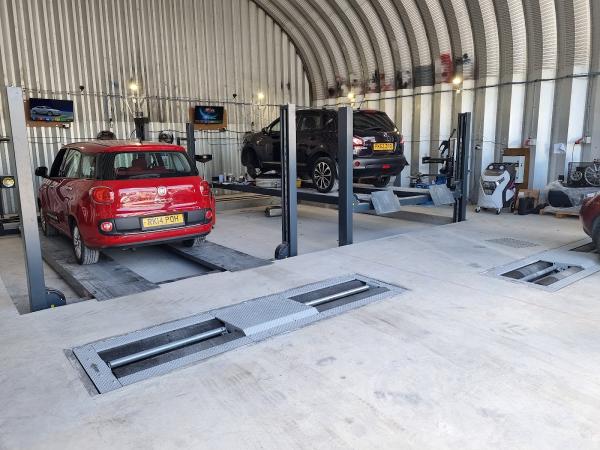 Pitstop Car & Commercial Mot