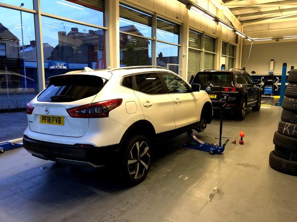 Car Bar and Wheel Spa