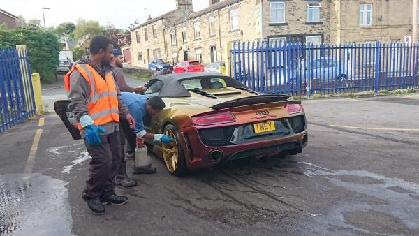 Cleckheaton Hand Car Wash + Recovery Services