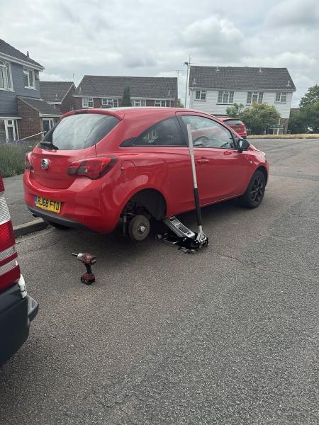 Emergency Mobile Tyre Fitting