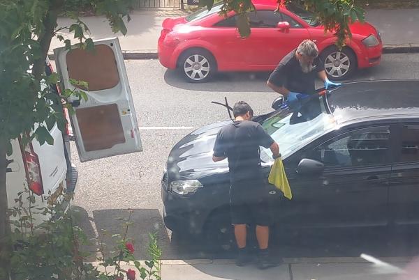 Roadside Windscreen Service