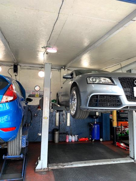 Grays Tyres & Servicing Twickenham