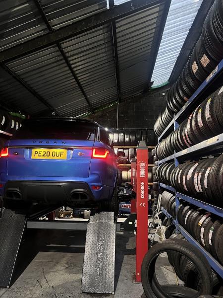 Preston Fast Fit Tyres