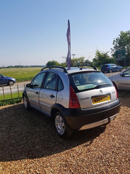 Louie's Hand Car Wash & Tyre Service