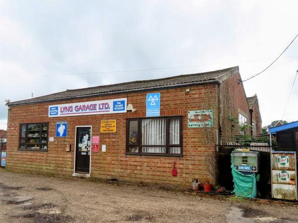 Lyng Garage