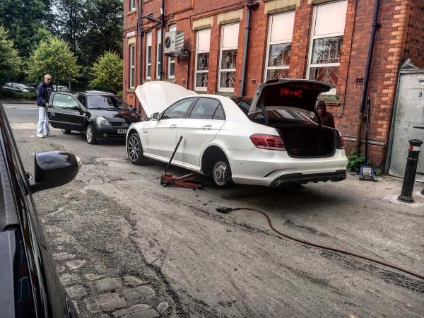 Glodwick Tyres & 24hr Mobile Tyre Fitting