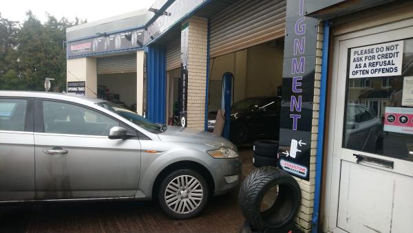 Hollybush Tyre Service