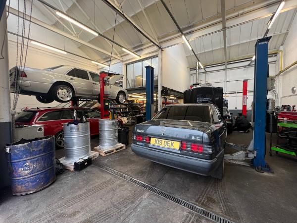 Wayne Gates Mercedes-Benz Servicing Specialist