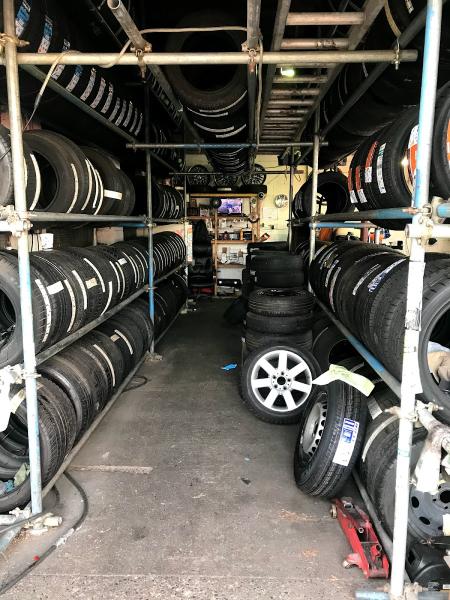 Ellyon Tyres