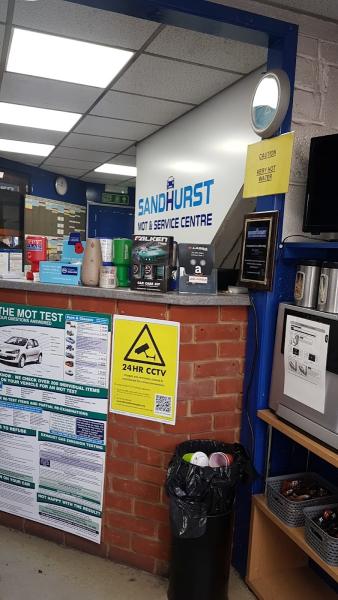 Sandhurst Tyres