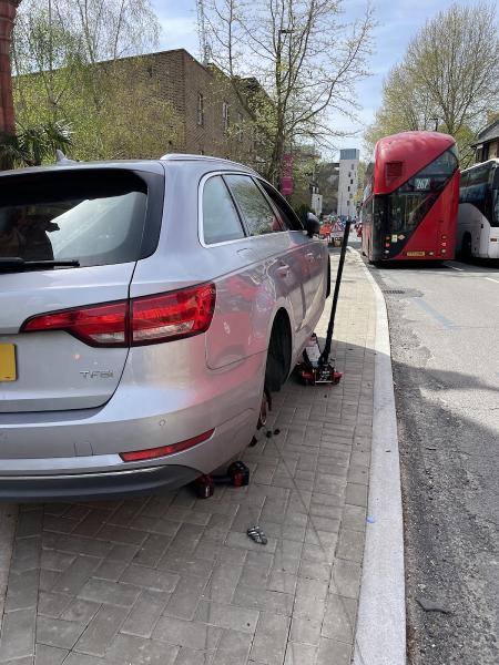 24 Hour Emergency Tyre Service