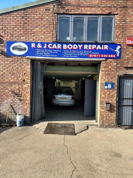 R & J Car Body Repair
