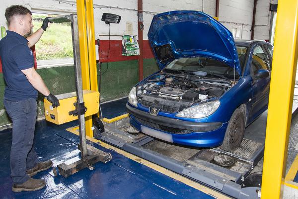 Penygroes Service Centre Castrol Service