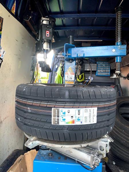 Bestway Mobile Tyre Fitting