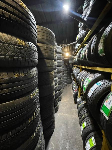 Hallgreen Tyres