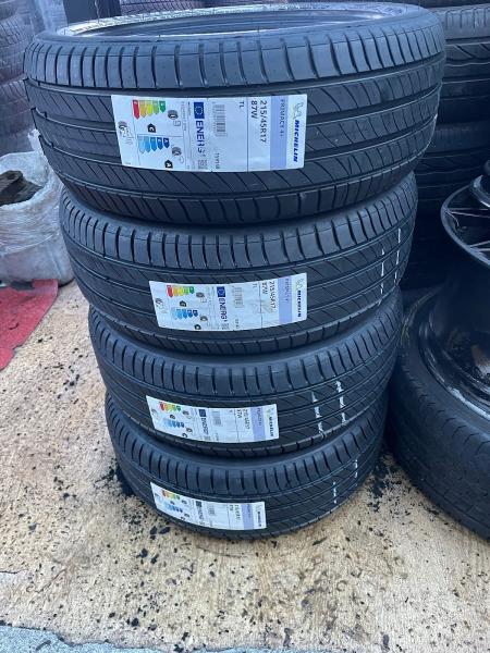 Hallgreen Tyres