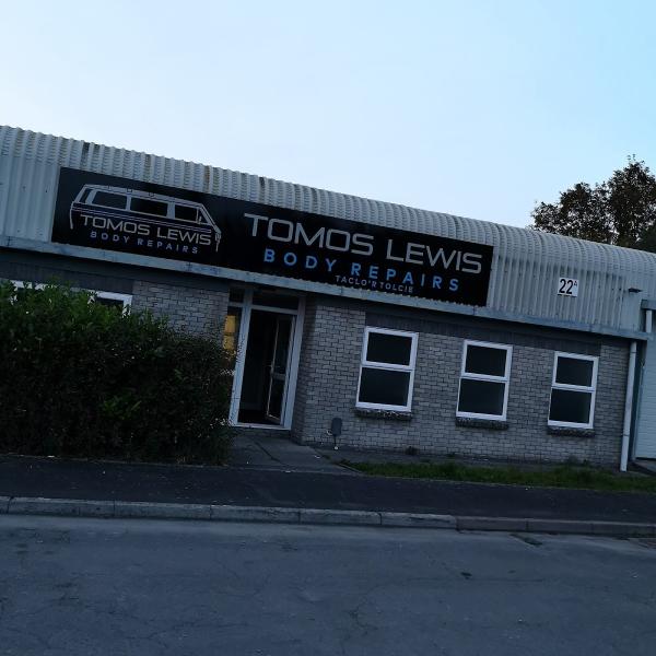 Tomos Lewis Body Repairs