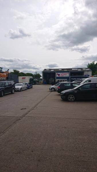 Lodge Quarry Garage